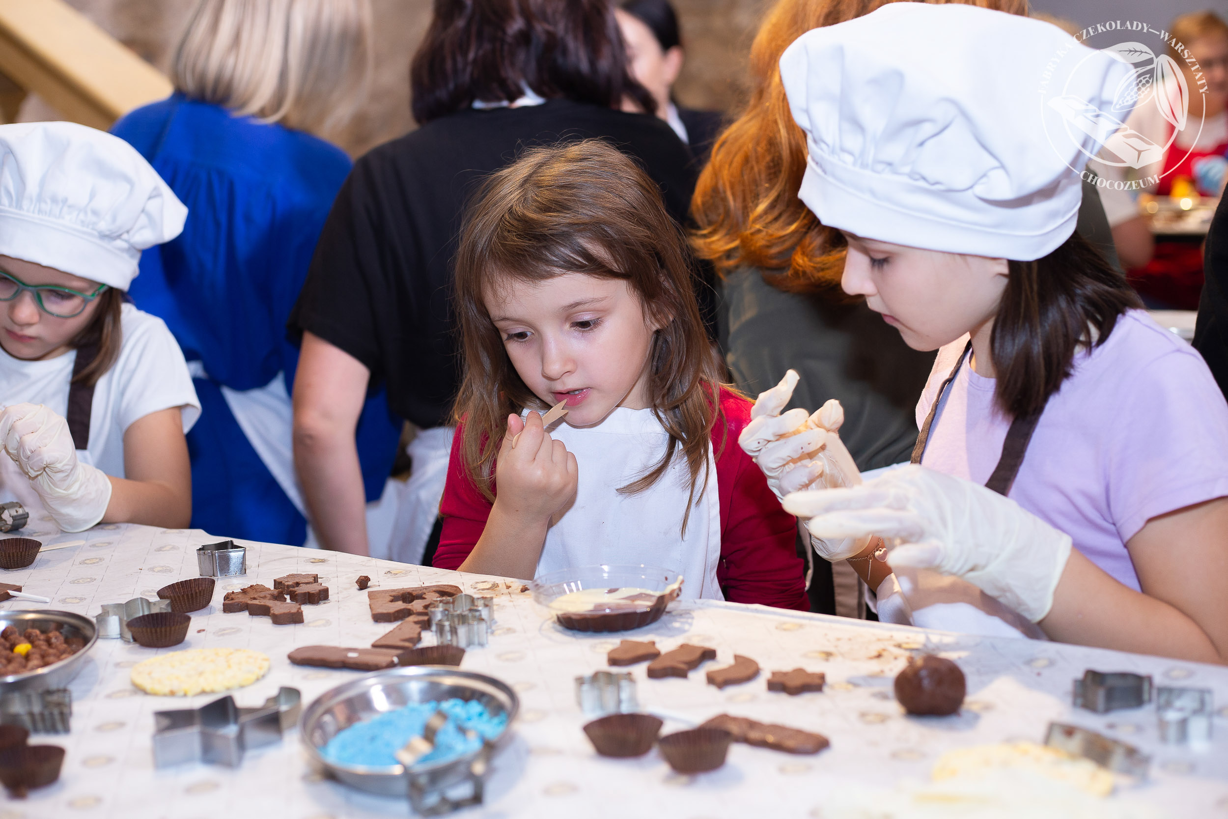 Warsztaty dla dzieci w Muzeum Czekolady — tworzenie tabliczki czekolady